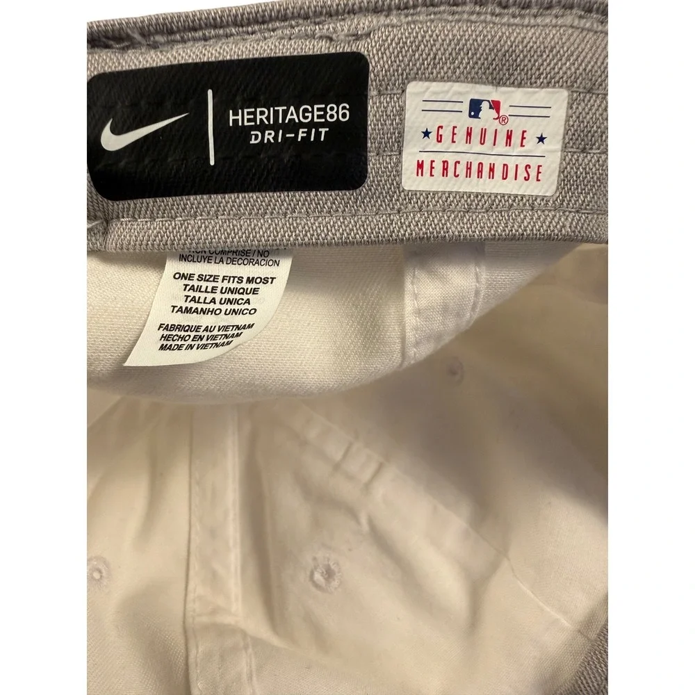 Nike Heritage86 Dri-FIT Chicago‎ Cubs Hat White Adjustable MLB Baseball Cap